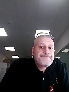 Snapshot of Husoban chatting on 12/19/25, 10:28 Husoban online show from 12/19/25, 10:28