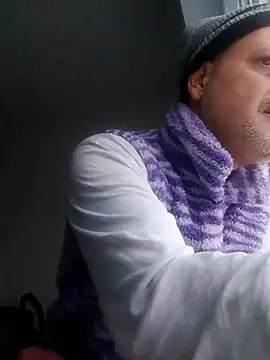 Snapshot of Husoban chatting on 01/12/26, 12:10 Husoban online show from 01/12/26, 12:10