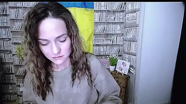 Snapshot of Lina_Star_S chatting on 12/16/25, 02:33 Lina Star S online show from 12/16/25, 02:33