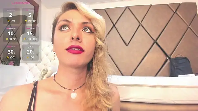 Snapshot of LunitaDiva chatting on 02/26/25, 12:47 LunitaDiva online show from 02/26/25, 12:47