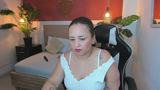 linda rios  online show from 12/29/24, 07:22
