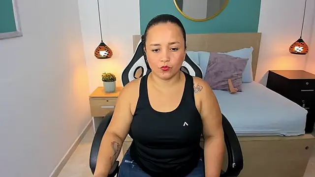 linda rios  online show from 02/12/25, 07:02
