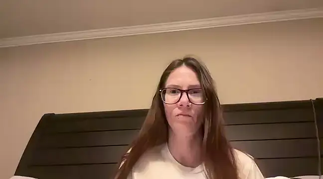 yourstrulylivy69 online show from 12/13/24, 04:54