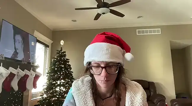 yourstrulylivy69 online show from 12/16/24, 03:32