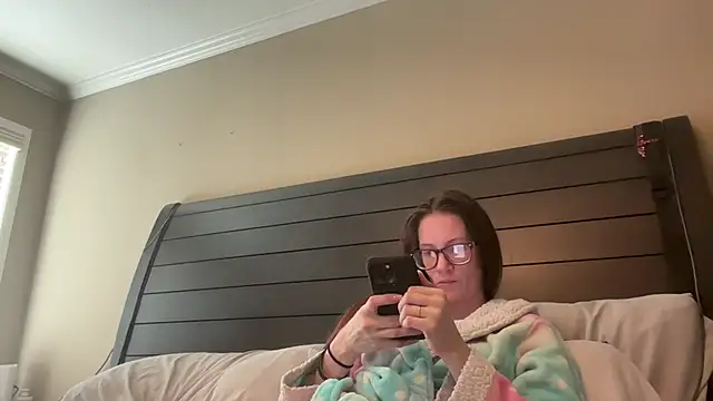 yourstrulylivy69 online show from 01/11/25, 07:16