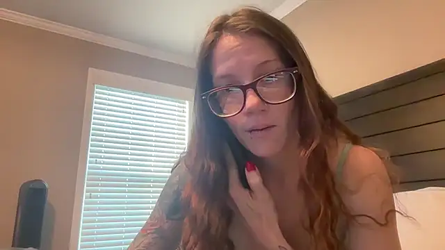 yourstrulylivy69 online show from 02/21/25, 04:37