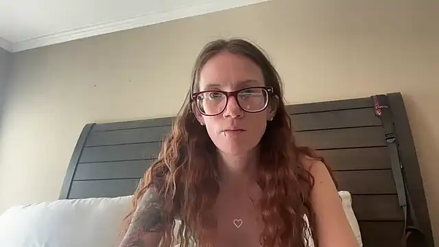 yourstrulylivy69 online show from 02/21/25, 07:43