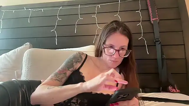 yourstrulylivy69 online show from 02/27/25, 03:37