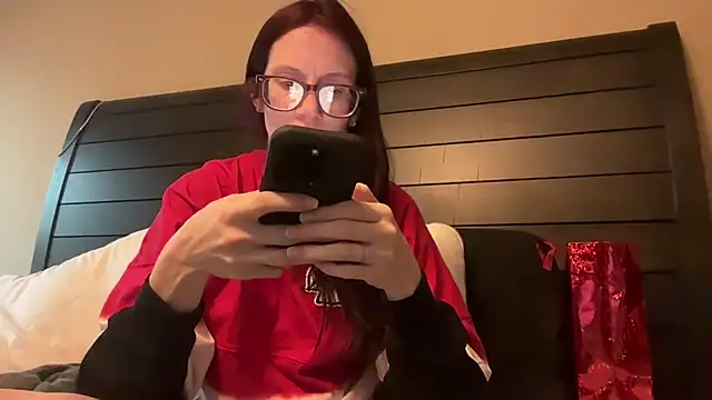 yourstrulylivy69 online show from 03/11/25, 12:00