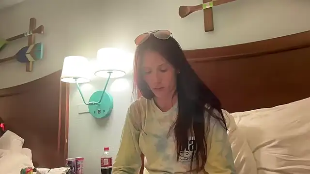 yourstrulylivy69 online show from 03/18/25, 11:09