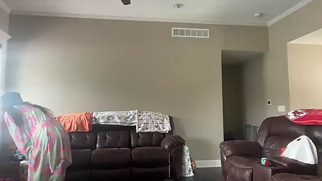 yourstrulylivy69 online show from 09/08/25, 05:12
