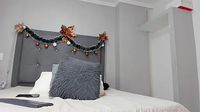 Milaspetite online show from 12/14/24, 10:50