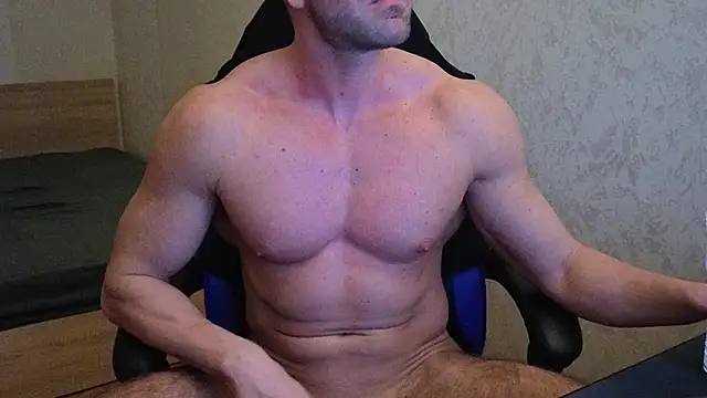 Snapshot of TheFitGiant chatting on 11/03/25, 03:24 TheFitGiant online show from 11/03/25, 03:24