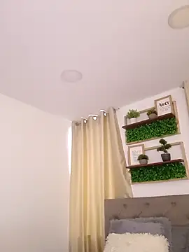 sasi luna online show from 12/16/25, 01:49