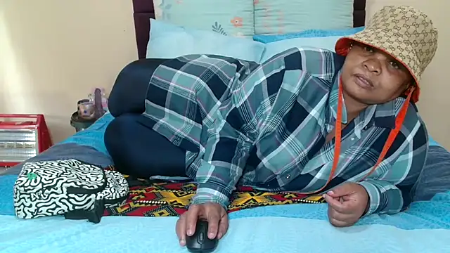 Snapshot of Bbw255 chatting on 12/04/25, 12:47 Bbw255 online show from 12/04/25, 12:47