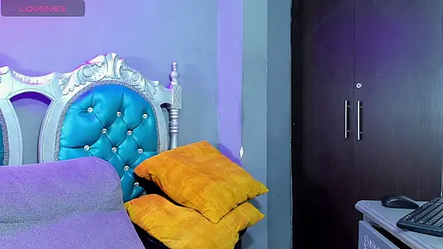 Snapshot of elizabeth_rosa21 chatting on 12/19/24, 08:23 elizabeth rosa21 online show from 12/19/24, 08:23