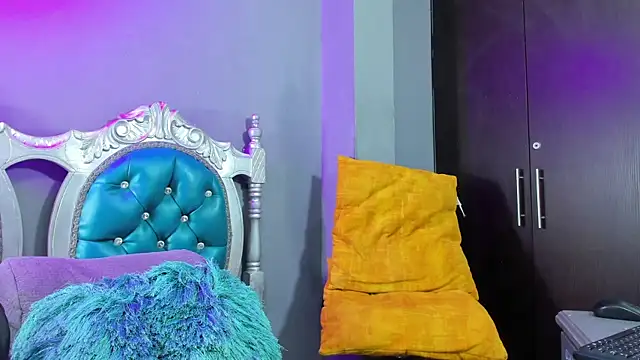 Snapshot of elizabeth_rosa21 chatting on 01/07/25, 02:20 elizabeth rosa21 online show from 01/07/25, 02:20