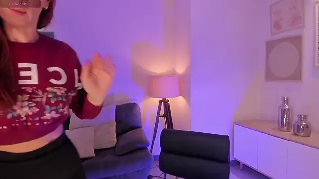 MiaFarrell  online show from 10/05/25, 11:19