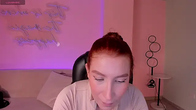 Snapshot of MiaFarrell_ chatting on 05/28/26, 05:10 MiaFarrell online show from 05/28/26, 05:10