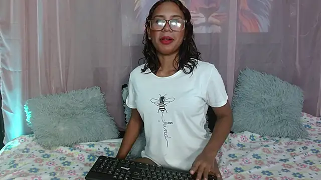 Nicole Brown1126 online show from 12/20/24, 09:28