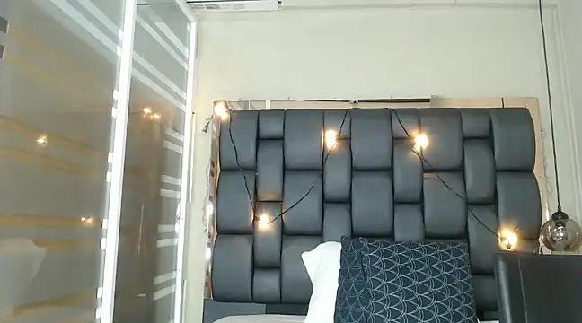 africa holmes online show from 01/18/25, 01:41