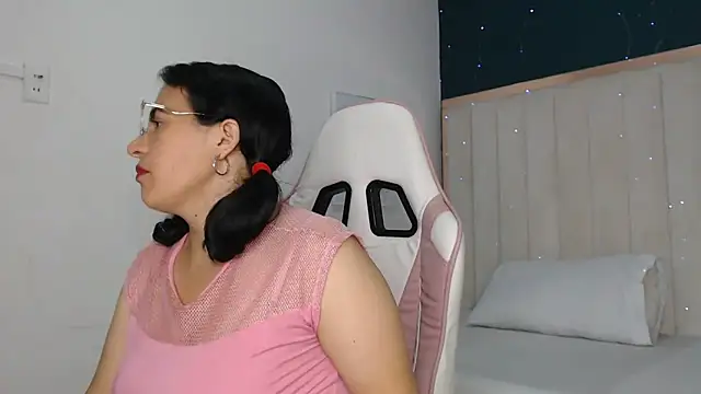 africa holmes online show from 01/19/25, 01:43