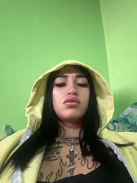 Cassie howard  online show from 01/11/25, 05:10