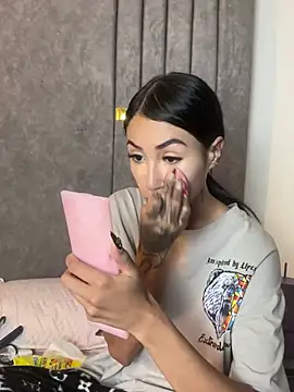 Cassie howard  online show from 02/19/25, 02:33