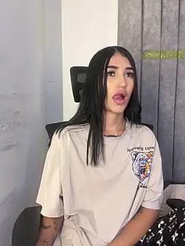 Cassie howard  online show from 02/19/25, 05:38