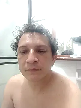 Snapshot of Bombi22 chatting on 02/09/25, 03:01 Bombi22 online show from 02/09/25, 03:01