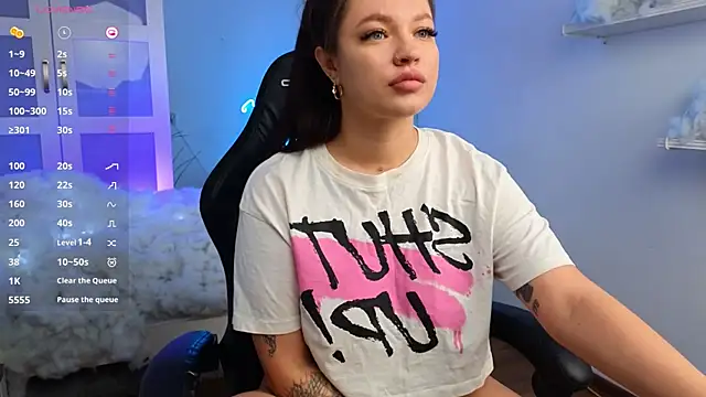 Snapshot of KAREN_NIX chatting on 12/26/24, 10:09 KAREN NIX online show from 12/26/24, 10:09