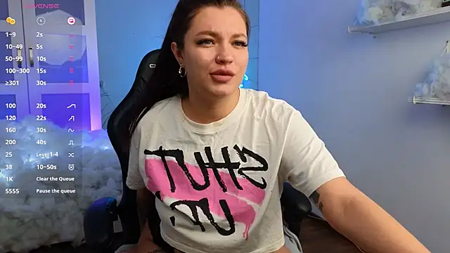 Snapshot of KAREN_NIX chatting on 12/27/24, 01:22 KAREN NIX online show from 12/27/24, 01:22