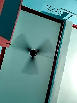 Snapshot of Shashi_9896 chatting on 11/15/25, 06:59 Shashi 9896 online show from 11/15/25, 06:59