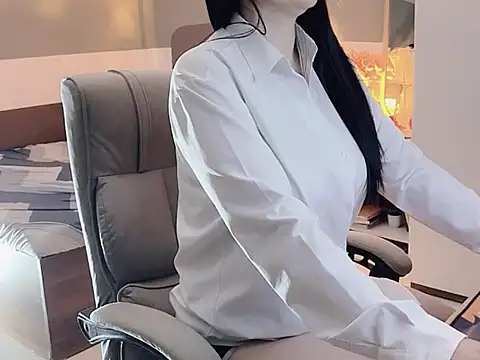 Eva-Public online show from 01/16/25, 06:37