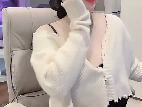Eva-Public online show from 02/22/25, 08:09