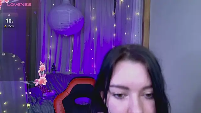 Snapshot of Lana__Cute_ chatting on 12/21/24, 02:15 Lana Cute online show from 12/21/24, 02:15