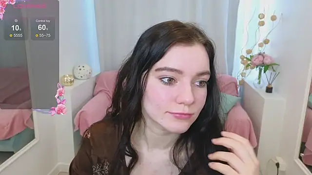 Snapshot of Lana__Cute_ chatting on 02/21/25, 11:01 Lana Cute online show from 02/21/25, 11:01