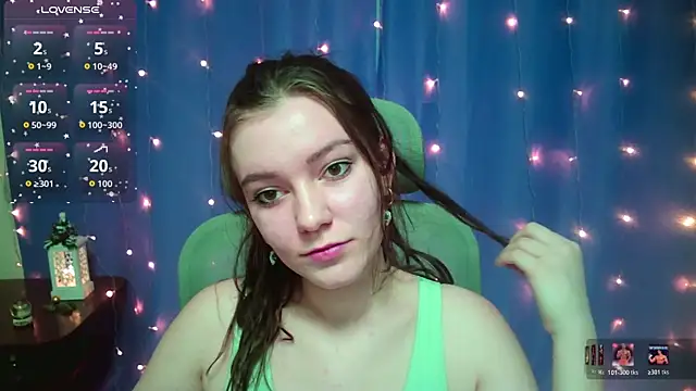 Lana  Cute  online show from 12/22/25, 01:30