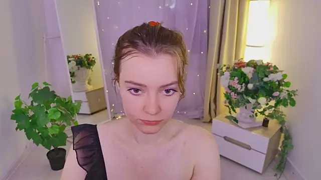 Lana  Cute  online show from 07/03/26, 02:34