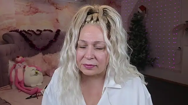 Penelope Pinky online show from 12/28/24, 05:14