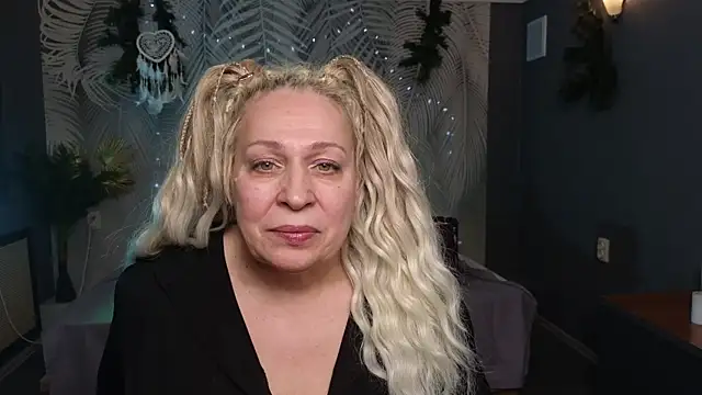 Penelope Pinky online show from 01/27/25, 02:24