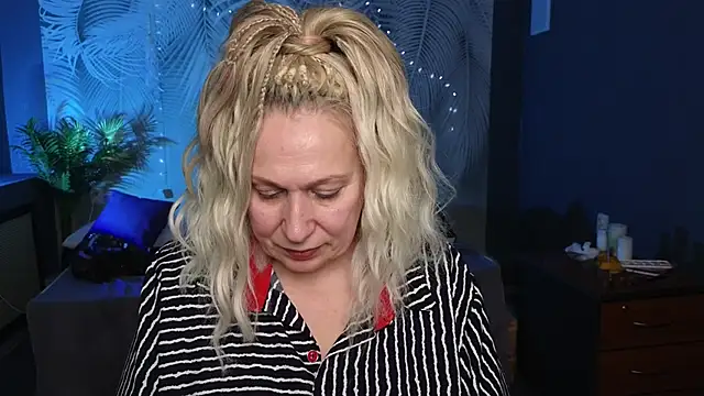 Penelope Pinky online show from 02/15/25, 05:39