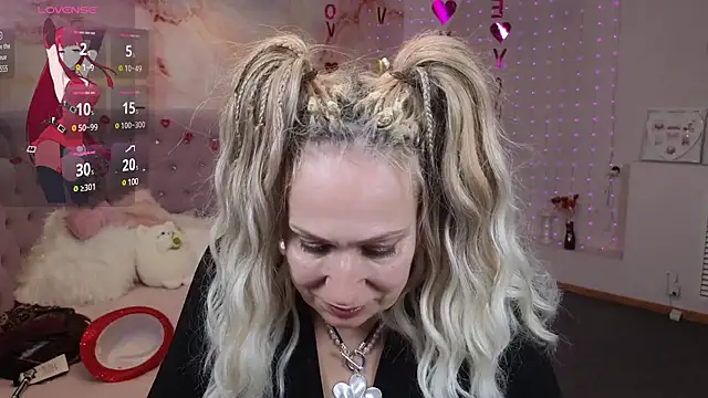 Penelope Pinky online show from 02/19/25, 08:41