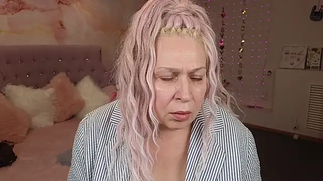 Penelope Pinky online show from 03/03/25, 02:26