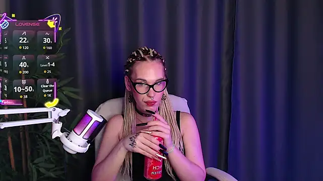 Snapshot of Cassie_Bae chatting on 12/03/25, 09:02 Cassie Bae online show from 12/03/25, 09:02