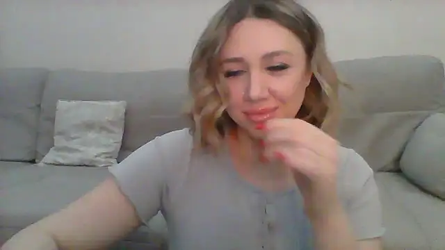 VickyLove047 online show from 03/18/25, 03:53
