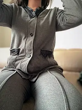 Snapshot of hot_girl_dina chatting on 02/23/25, 09:33 hot girl dina online show from 02/23/25, 09:33