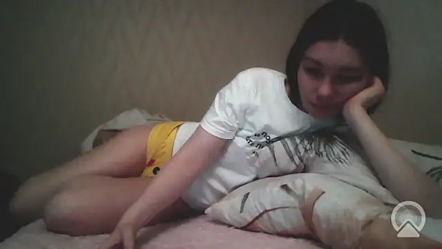 Snapshot of pink_pikachu_ chatting on 05/23/26, 11:47 pink pikachu online show from 05/23/26, 11:47