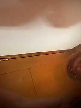 Snapshot of Adeellee_ chatting on 10/22/25, 10:37 Adeellee online show from 10/22/25, 10:37