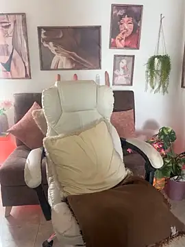 Snapshot of Adeellee_ chatting on 11/23/25, 05:35 Adeellee online show from 11/23/25, 05:35